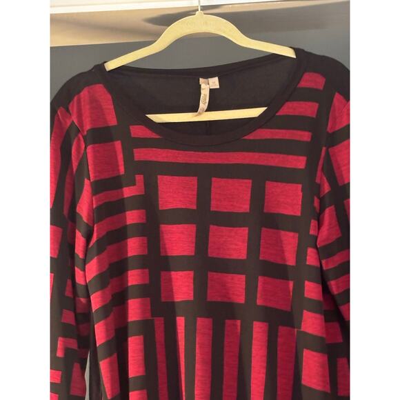 Comfy USA Long Sleeve Tunic Top Size M Abstract Pattern Lagenlook Red Black - Picture 11 of 12